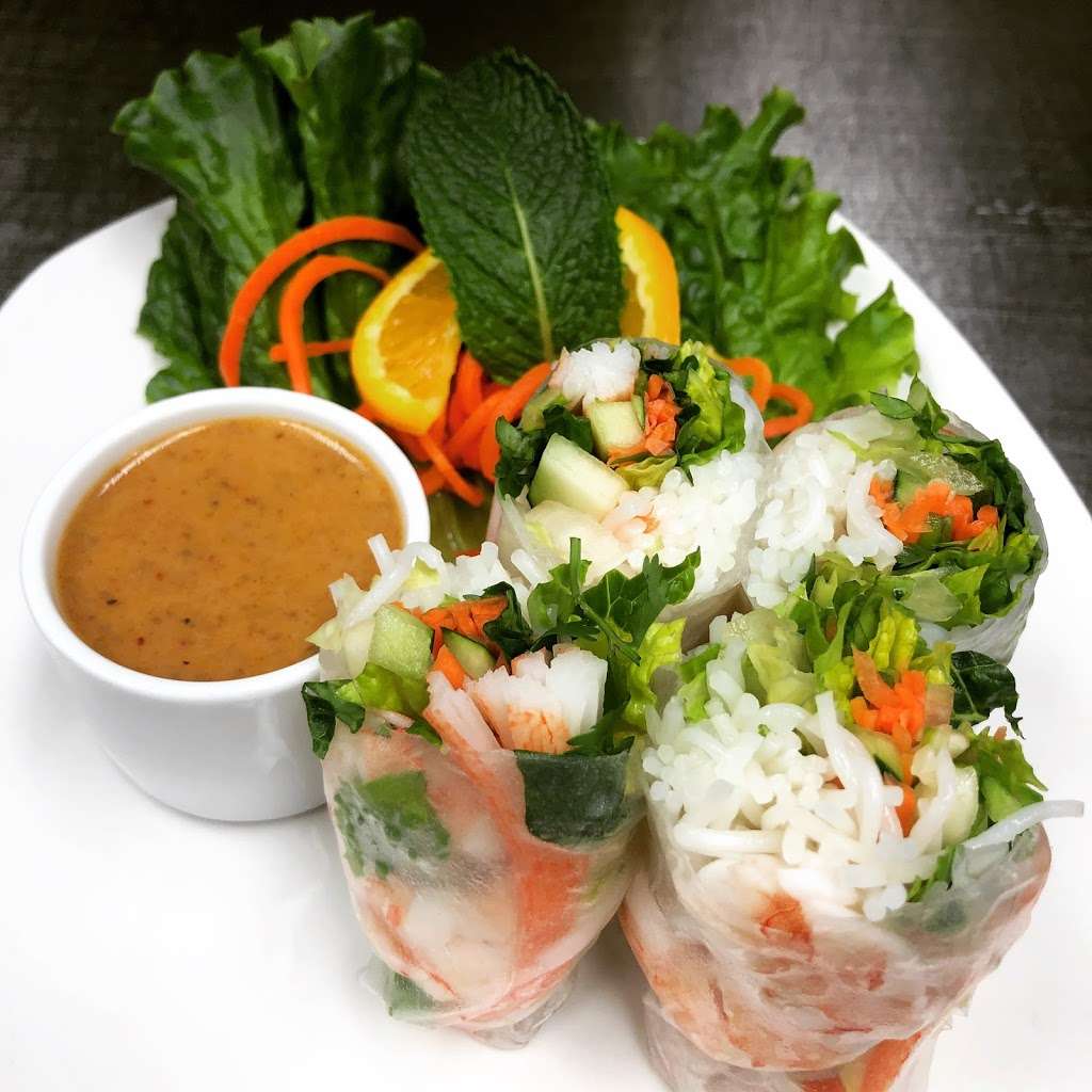 Kin Thai & Sushi | #1102, 22211, I-10 W Access Rd, San Antonio, TX 78257, USA | Phone: (210) 474-0959