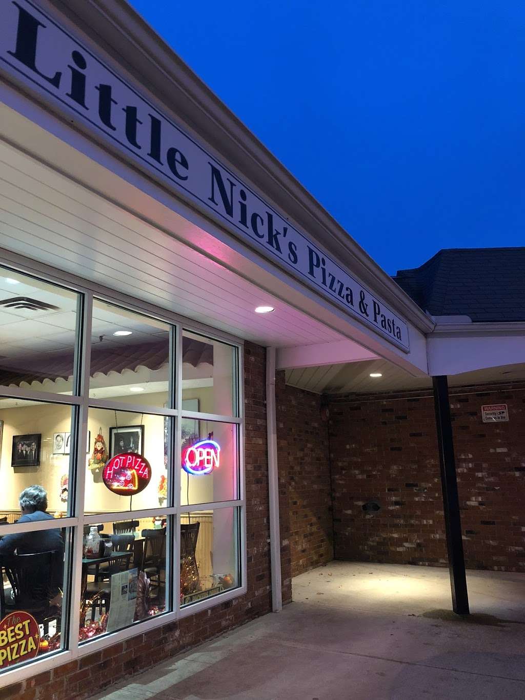 Little Nicks Pizza & Pasta | 14 Chestnut Hill Rd, Norwalk, CT 06851, USA | Phone: (203) 849-8419