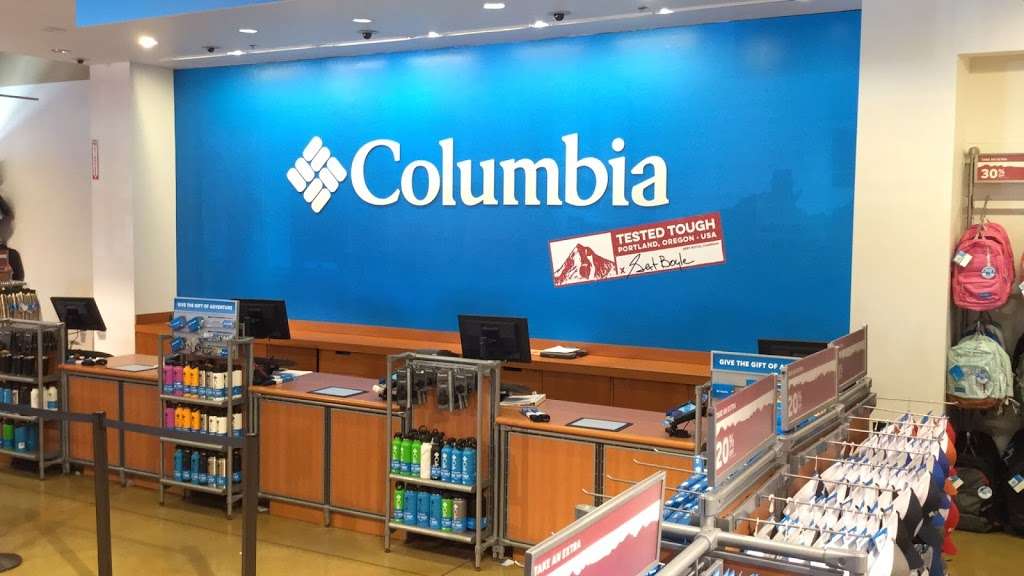 Columbia Factory Store | 11622 NE Executive Dr i100, Edinburgh, IN 46124, USA | Phone: (812) 526-5964