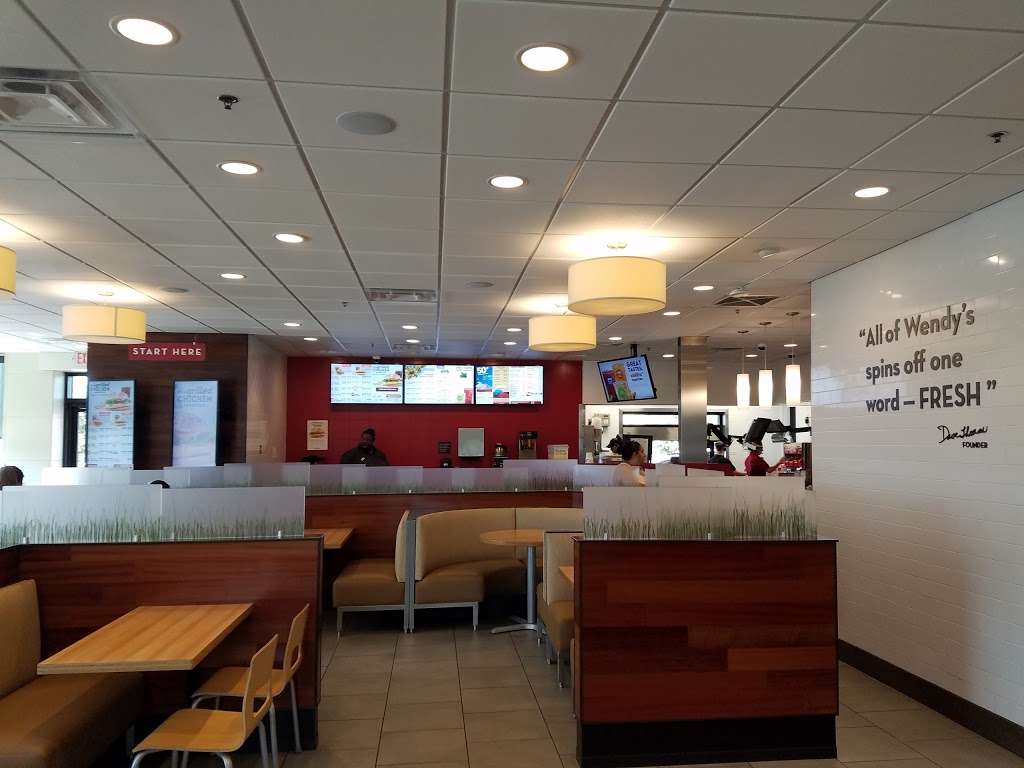 Wendys | 14801 E Colonial Dr, Orlando, FL 32826, USA | Phone: (407) 249-0111