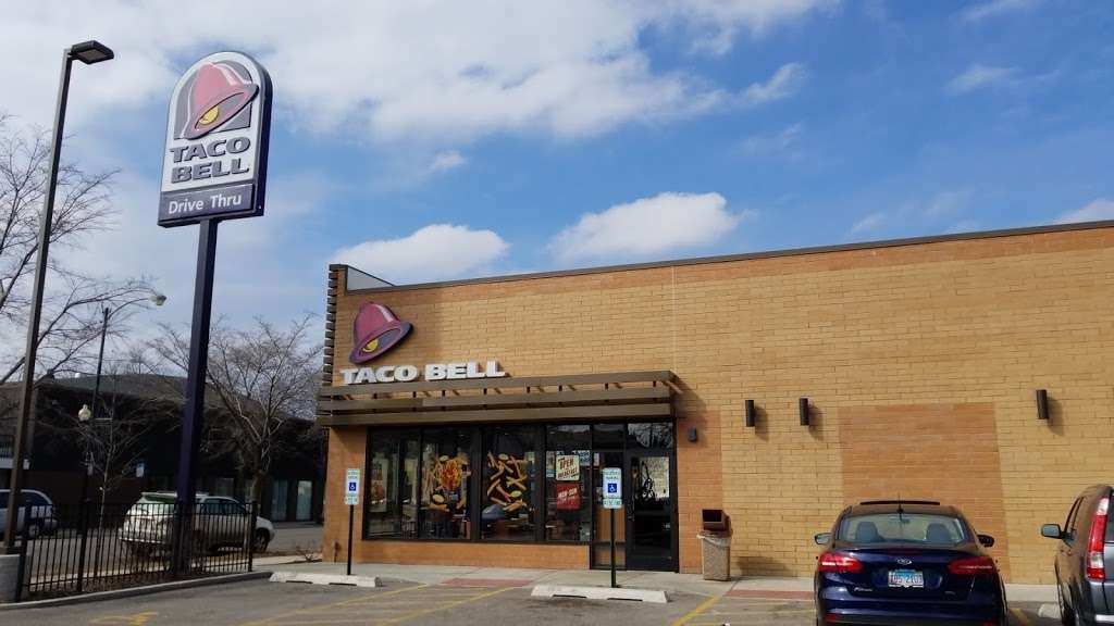 Taco Bell | 3143 N Milwaukee Ave, Chicago, IL 60618, USA | Phone: (773) 539-2762