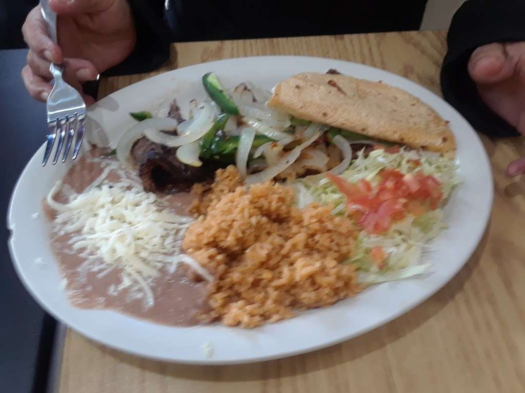 Taqueria Mexico 2000 Llc | 401 Irmen Dr # A, Addison, IL 60101 | Phone: (630) 458-0187