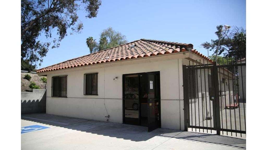 Public Storage | 649 S Boyle Ave, Los Angeles, CA 90023, USA | Phone: (323) 488-5557