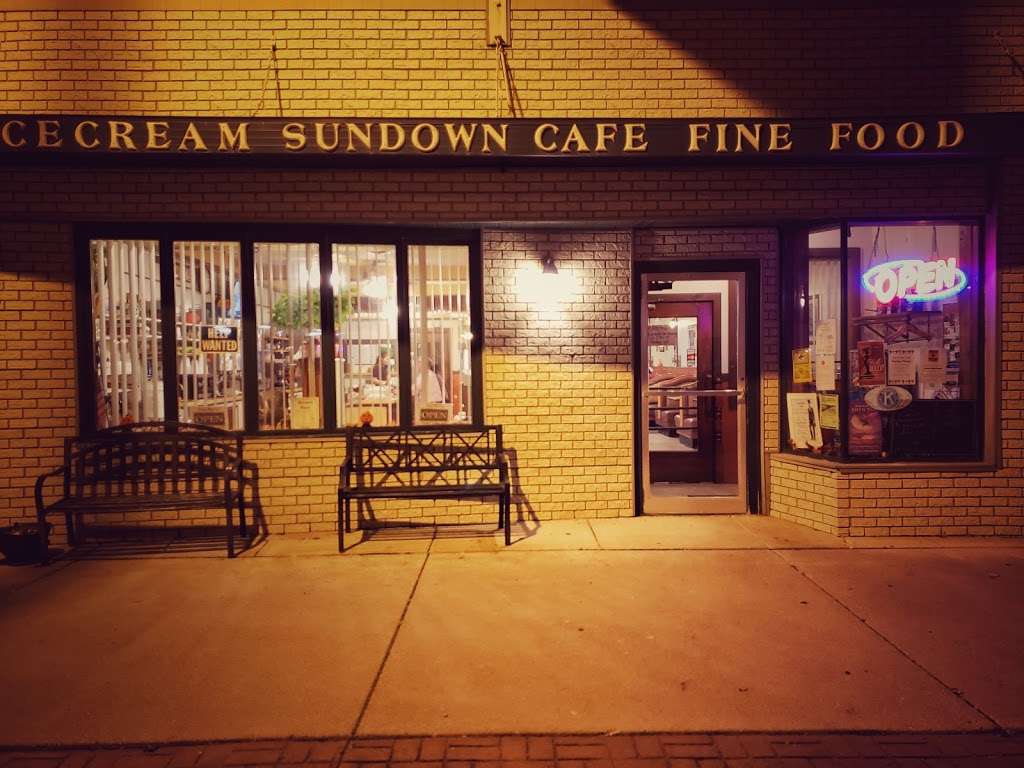 Sun Down Cafe Family | 219 Allen St, Clinton, WI 53525, USA | Phone: (608) 676-5681