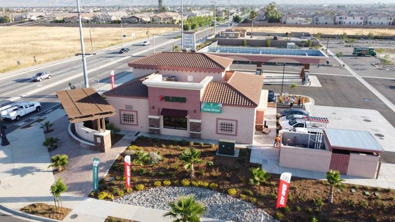 7 eleven with gas station | 7285 Citrus Ave, Fontana, CA 92336, USA | Phone: (909) 641-3611