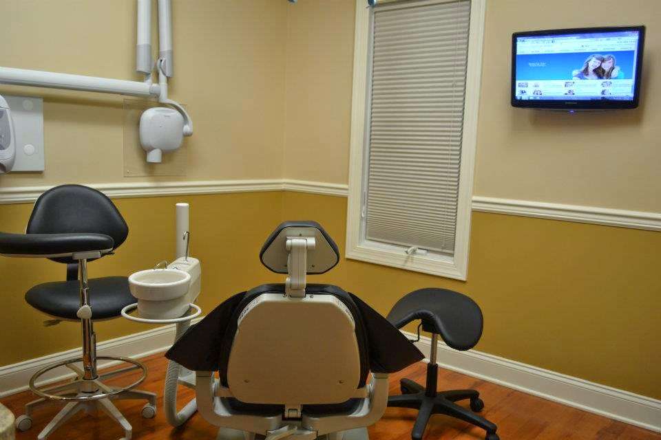 Windsor Signature Smiles | 897 US-130, East Windsor, NJ 08520 | Phone: (609) 448-3448