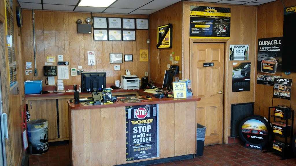Car-X Tire & Auto | 10701 S Cicero Ave, Oak Lawn, IL 60453, USA | Phone: (708) 499-1161