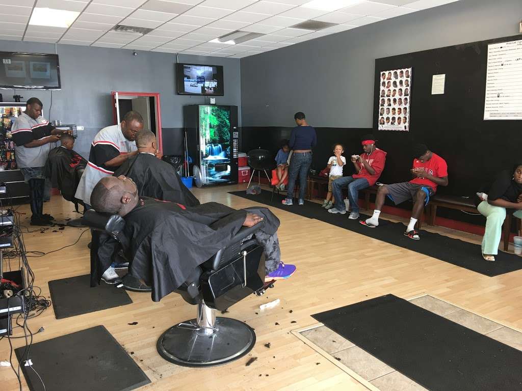 Hair Mechanx Barber & Beauty Salon LLC | 8716 E 21st St, Indianapolis, IN 46219 | Phone: (317) 572-0340