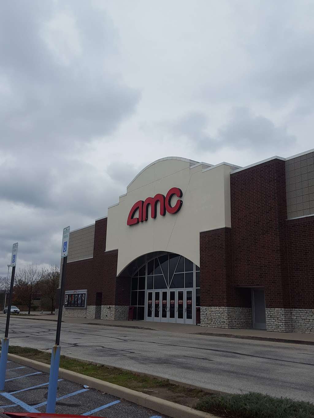 AMC Traders Point 12 | 5920 W 86th St, Indianapolis, IN 46278, USA | Phone: (317) 415-0270