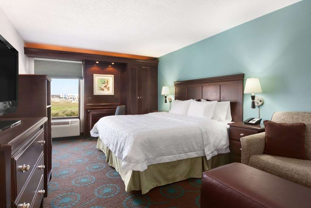 Hampton Inn Houston-Northwest | 20035 Northwest Fwy, Houston, TX 77065, USA | Phone: (281) 890-2299