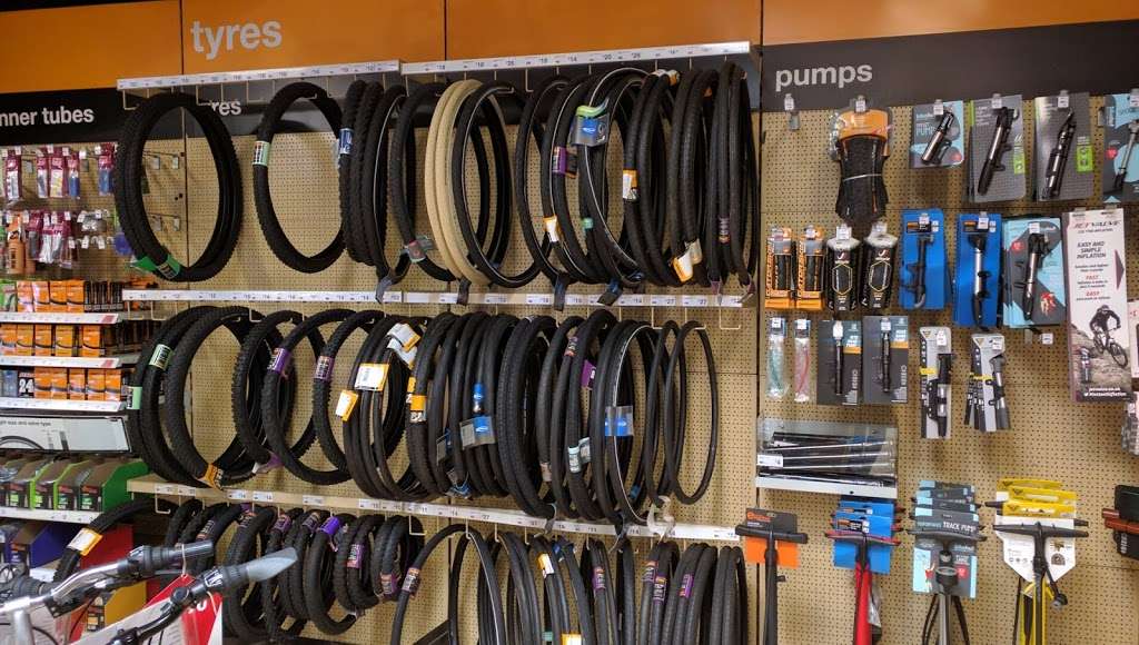 Halfords | 2, 2 Heath Ln, Dartford DA1 2QA, UK | Phone: 01322 277515