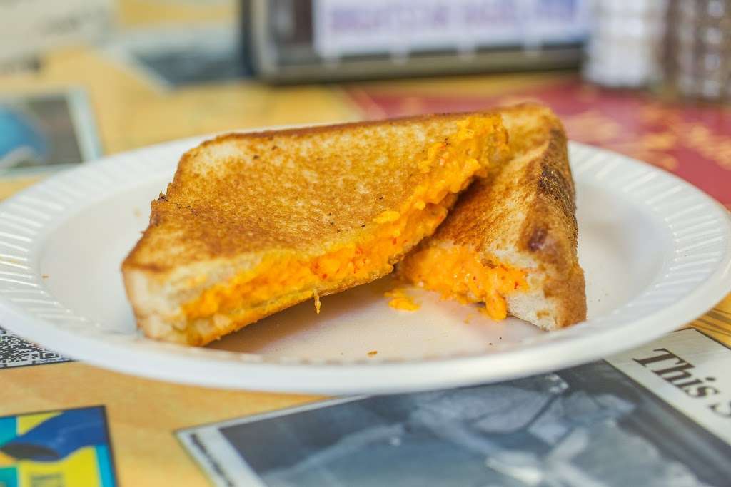 Brightstar Drive In Grill | 205 Madora St, Mt Holly, NC 28120, USA | Phone: (704) 827-0212