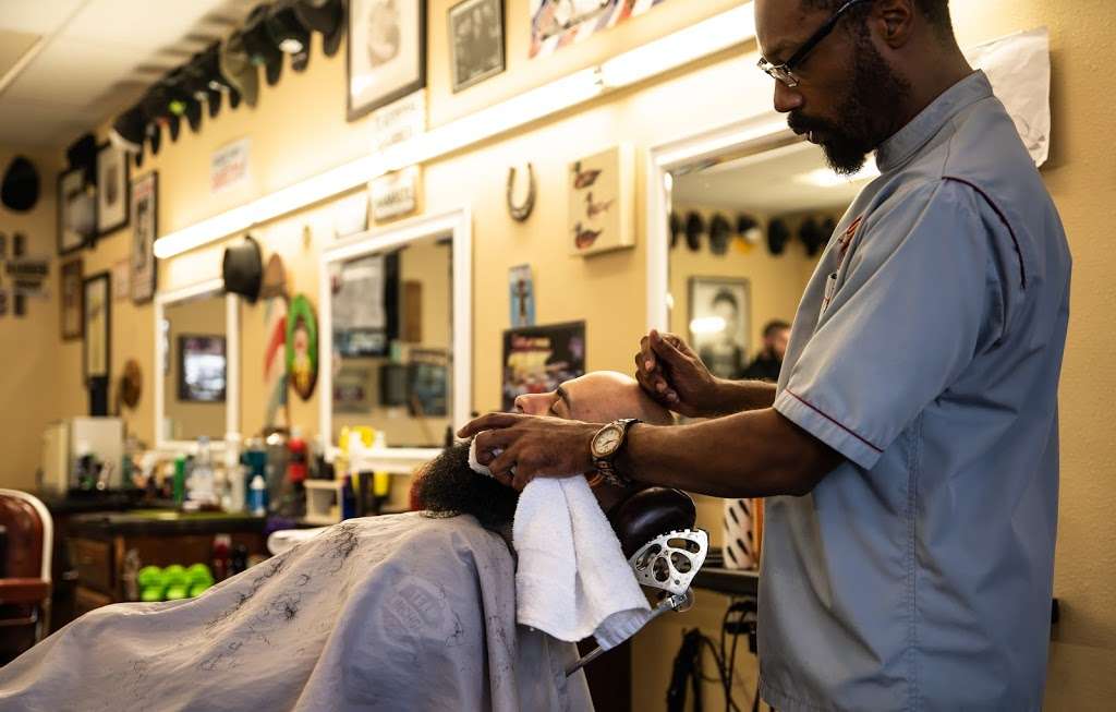 Duckys barbershop | 941 Broadway suite l, El Cajon, CA 92021, USA | Phone: (619) 456-3232