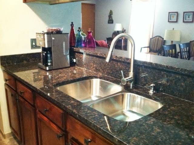 Luxi Stone Granite Marble & Quartz | 2895 Commerce Park Dr, Fitchburg, WI 53719, USA | Phone: (608) 223-9882