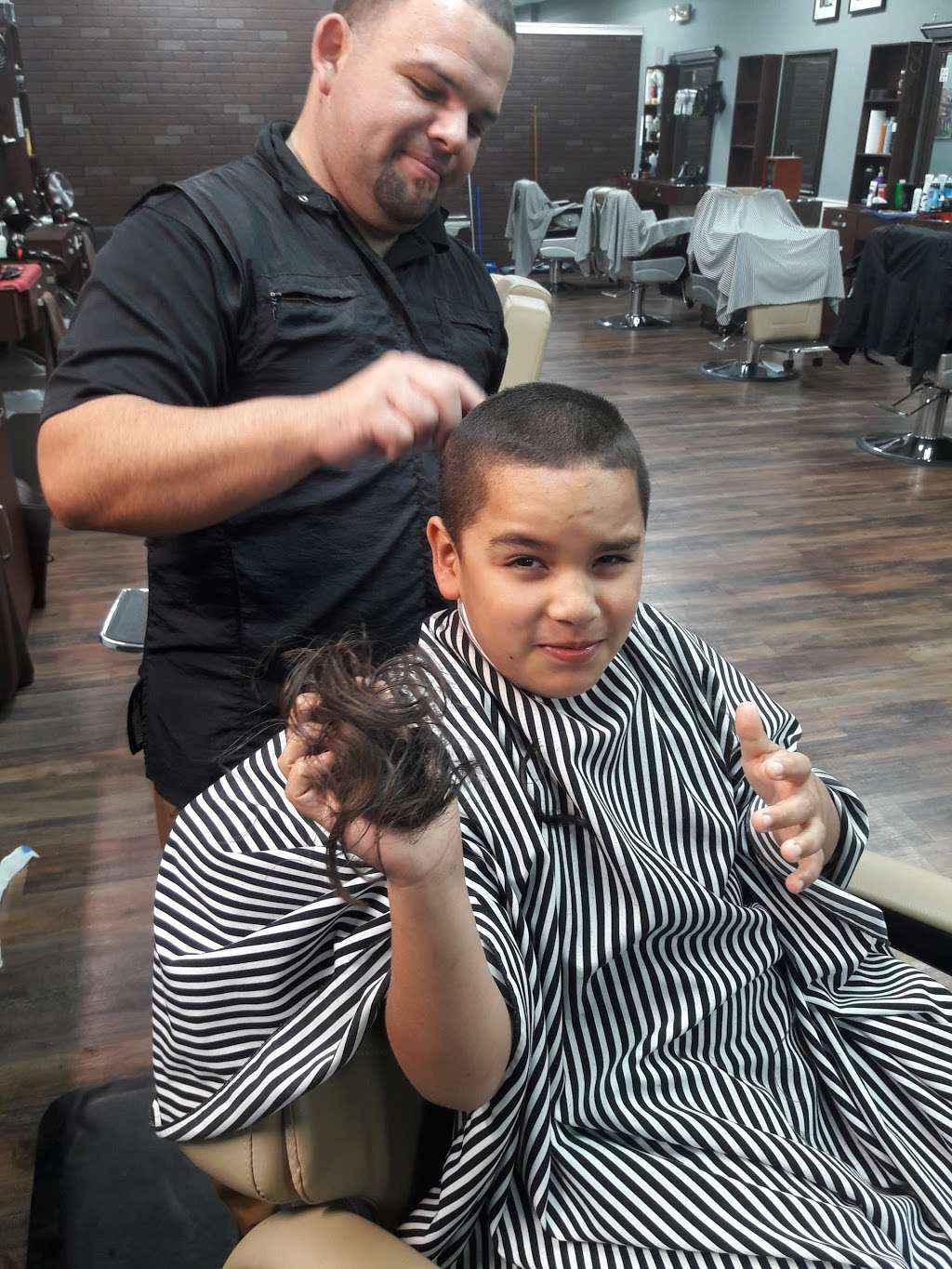 Royal Cut Barbershop | 3350 S Orange Blossom Trail, Kissimmee, FL 34746, USA | Phone: (407) 572-7159