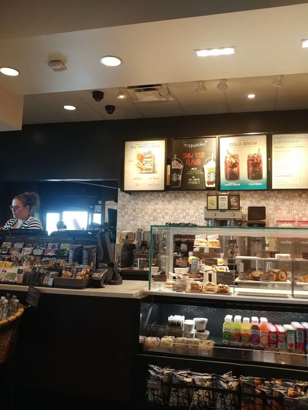 Starbucks | 159 Buckley Rd, Libertyville, IL 60048 | Phone: (847) 549-6836