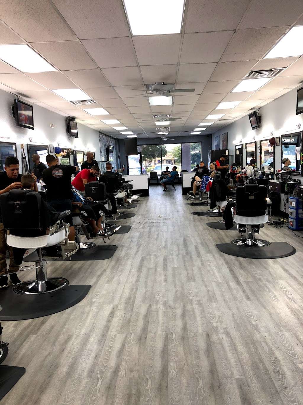 Magic Style Barber Shop | 11601 S Orange Blossom Trail Suite #102, Orlando, FL 32837, USA | Phone: (407) 603-3403