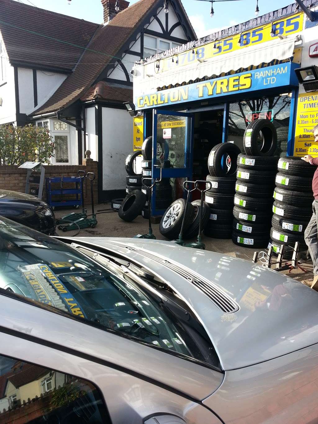 Carlton Tyres (Rainham) Ltd | 417 Upminster Rd N, Rainham RM13 9SA, UK | Phone: 01708 558585