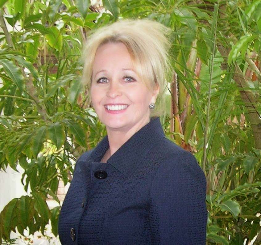 Laura Akers, Attorney, Keynote Speaker, Confidence Coach | Rancho Santa Fe, CA 92067, USA | Phone: (858) 876-0066