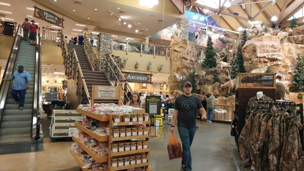 Cabelas | 9380 W Glendale Ave, Glendale, AZ 85305, USA | Phone: (623) 872-6700