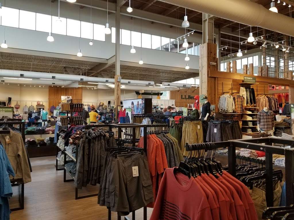 L.L. Bean | 3301 Center Valley Pkwy, Center Valley, PA 18034 | Phone: (610) 798-4400