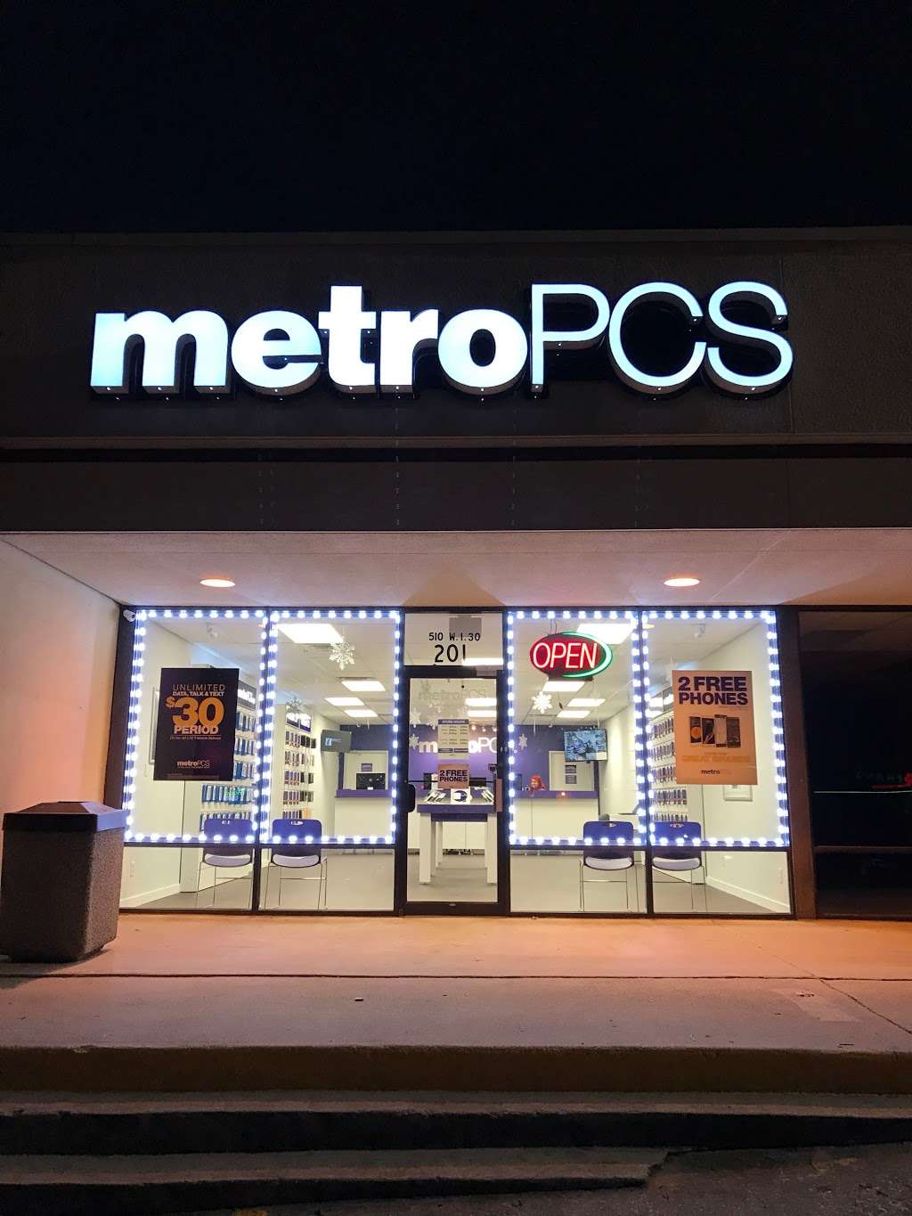 Metro by T-Mobile | 510 W Interstate 30 Ste 201, Garland, TX 75043 | Phone: (972) 863-9931