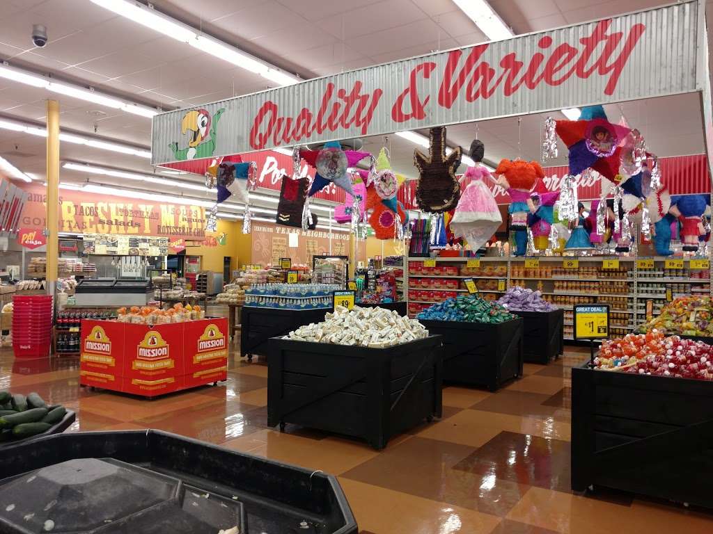 Fiesta Mart | 800 S Wayside Dr, Houston, TX 77023, USA | Phone: (713) 928-2854