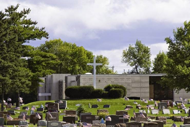 Catholic Cemeteries of Racine | 5600 Holy Cross Rd, Racine, WI 53402, USA | Phone: (262) 639-1071