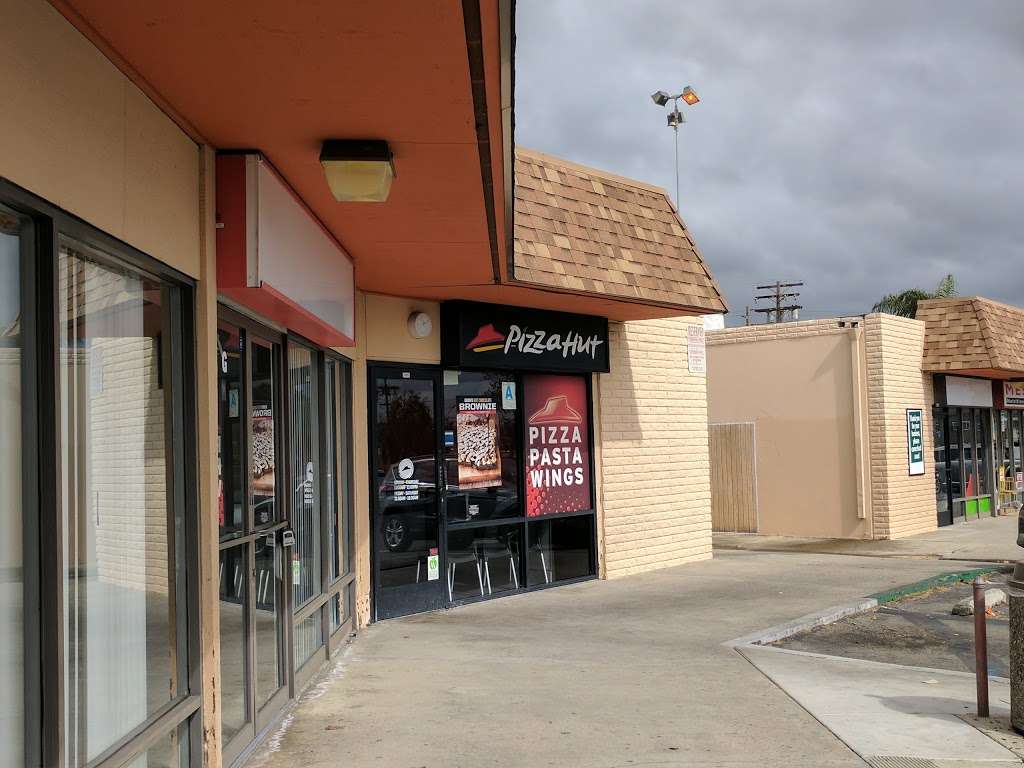 Pizza Hut | 610 N Redondo Dr Suite F, Oceanside, CA 92057, USA | Phone: (760) 433-4433