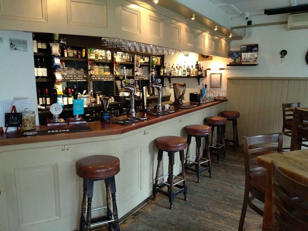 Papermakers Arms | The St, Plaxtol, Sevenoaks TN15 0QJ, UK | Phone: 01732 810407