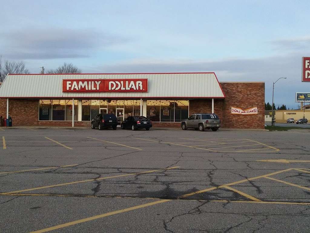 Family Dollar | 701 E Lincolnway, La Porte, IN 46350 | Phone: (219) 324-7676