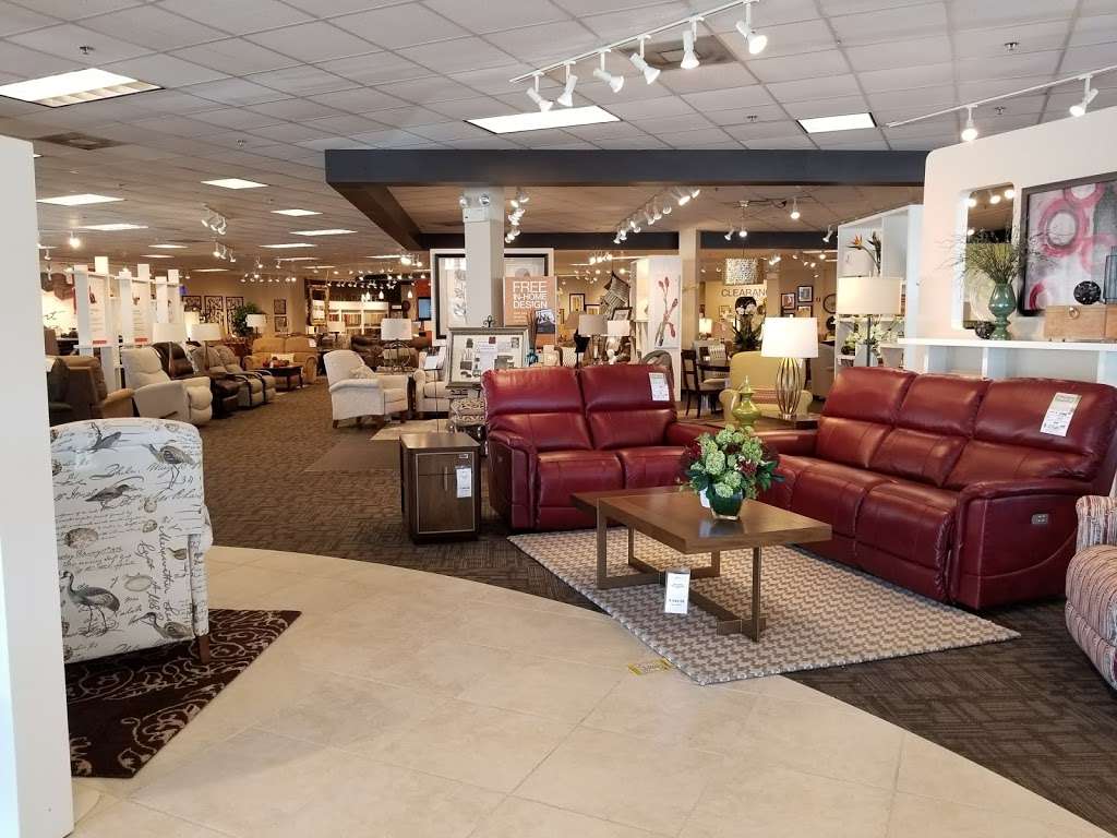 La-Z-Boy Home Furnishings & Decor | 11625 S Orange Blossom Trail, Orlando, FL 32837 | Phone: (407) 438-3333