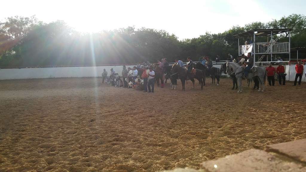 Rancho Los Compadres | 175 S Loop 1604 E, San Antonio, TX 78221, USA | Phone: (210) 304-0758