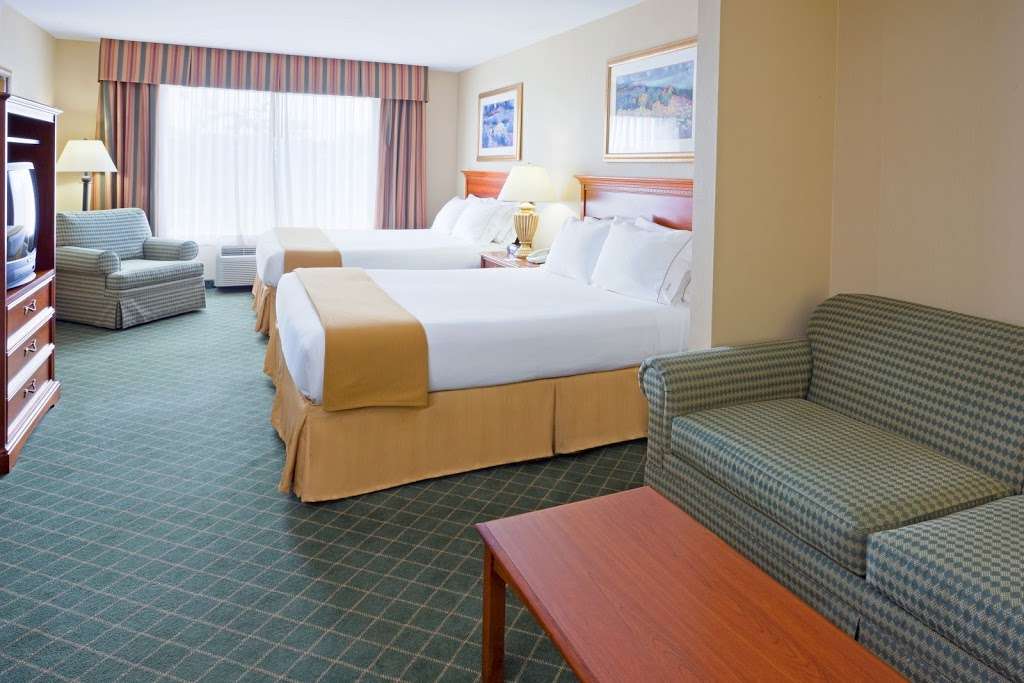 Holiday Inn Express & Suites Chester-Monroe-Goshen | 2 Bryle Pl, Chester, NY 10918, USA | Phone: (845) 469-3000