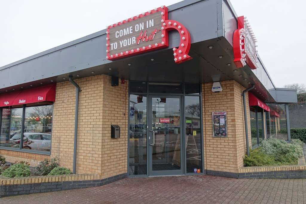 Pizza Hut Restaurants | 13, The Queensgate Centre, Edinburgh Way, Harlow CM20 2DA, UK | Phone: 01279 437711