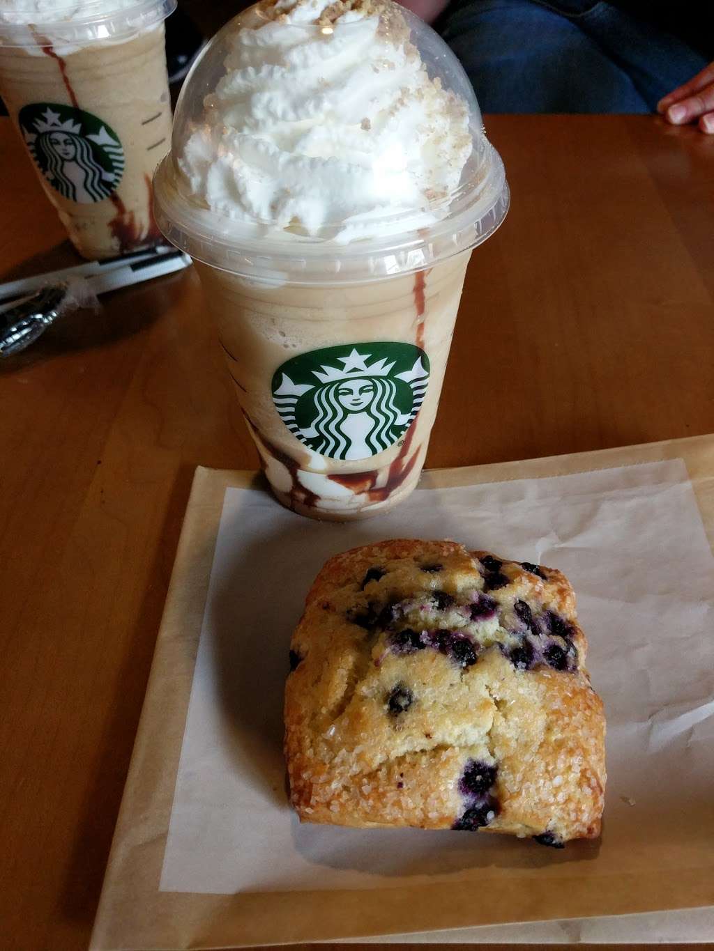 Starbucks | 5378 W Rosecrans Ave, Hawthorne, CA 90250, USA | Phone: (310) 725-7001