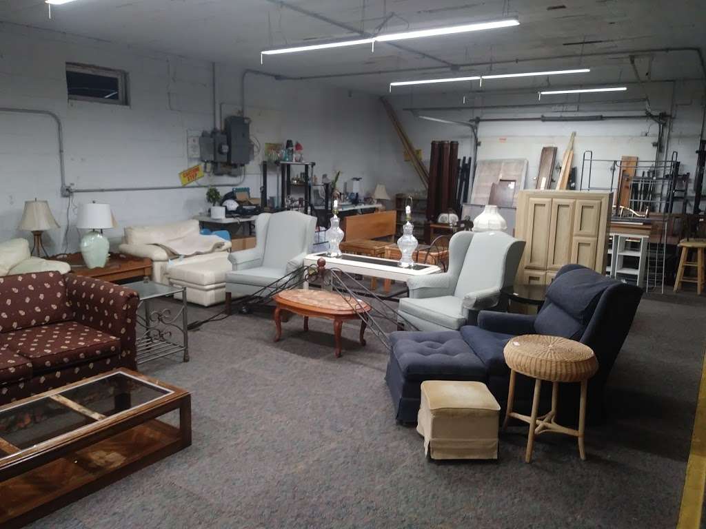 New To You Furniture | 4852 Southeastern Ave, Indianapolis, IN 46203, USA | Phone: (317) 518-4340