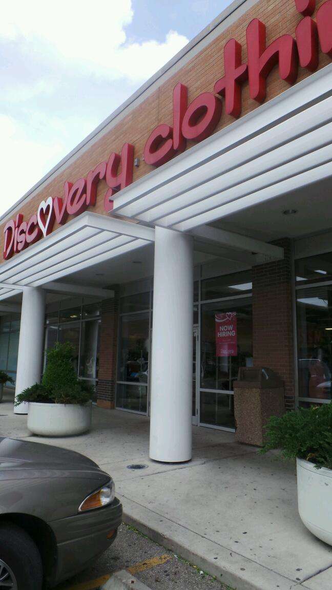 Discovery Clothing 5139 S Pulaski Rd Chicago Il 60632 Usa