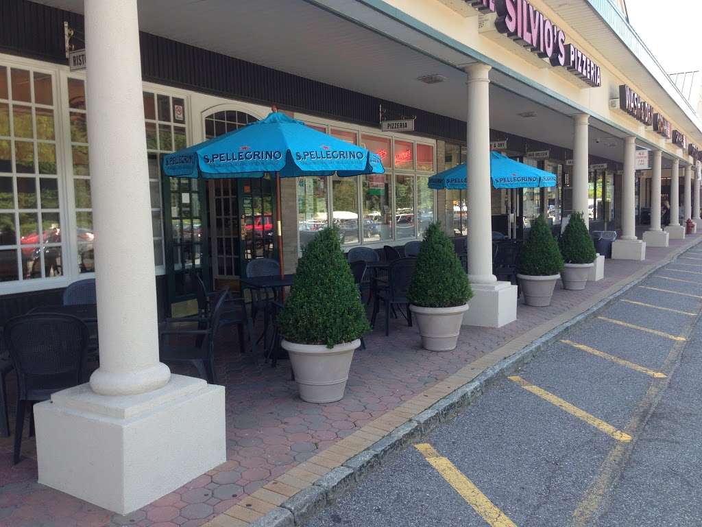 Silvios Ristorante & Pizzeria | 628 Columbus Ave, Thornwood, NY 10594 | Phone: (914) 769-6077