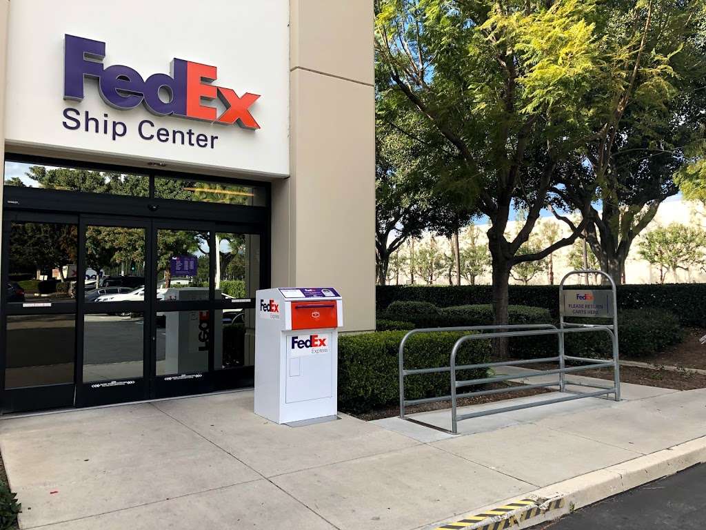 FedEx Ship Center | 7000 Barranca Pkwy, Irvine, CA 92618, USA | Phone: (800) 463-3339