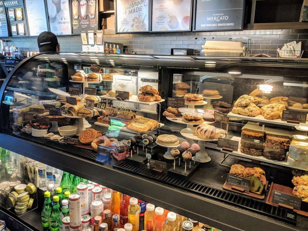 Starbucks | 2543 N California Ave, Chicago, IL 60647 | Phone: (773) 772-9357