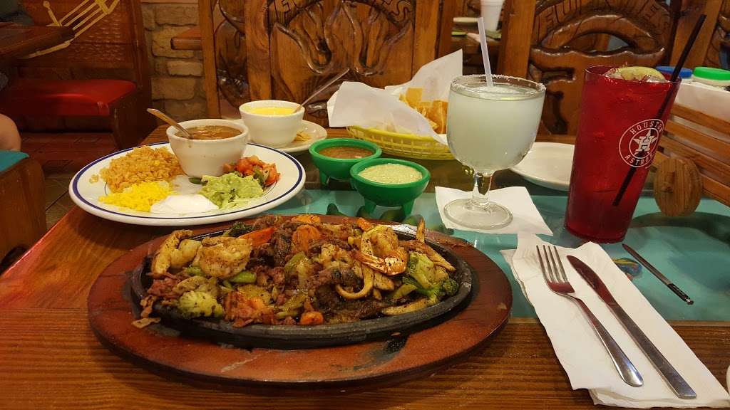 Las Fuentes Mexican Restaurant & Bar | 18306 Farm to Market Rd 1488, Magnolia, TX 77354, USA | Phone: (281) 356-9923