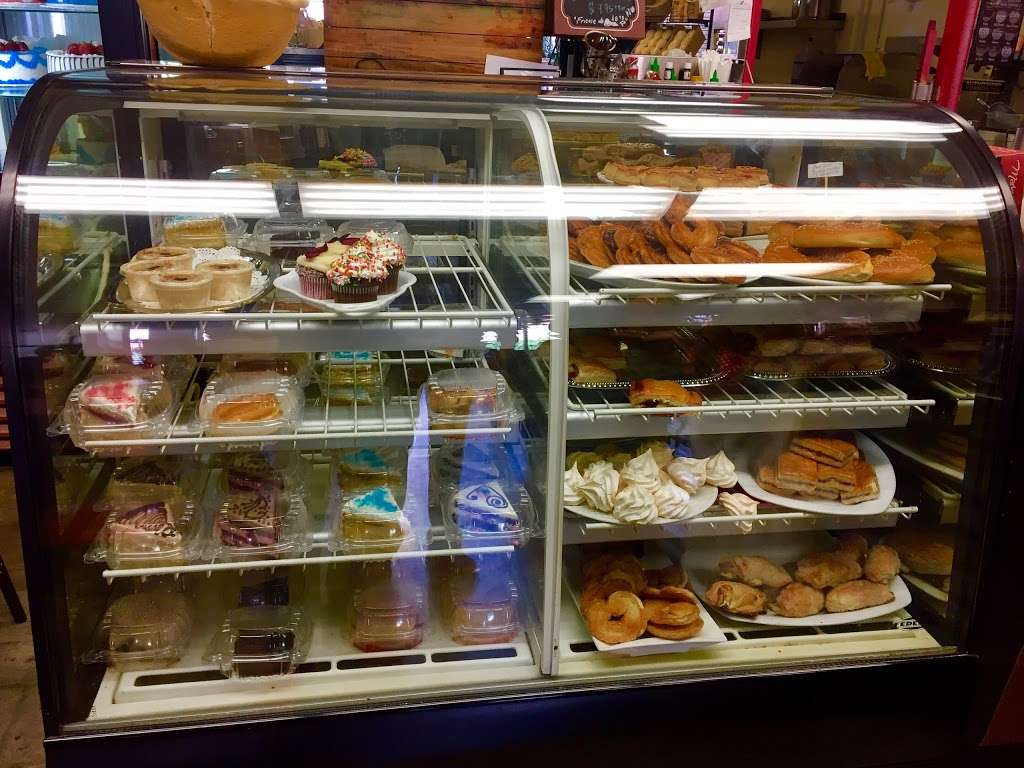 Cafe Cuba & Cakes | 12215 Hawthorne Blvd, Hawthorne, CA 90250, USA | Phone: (310) 675-2253