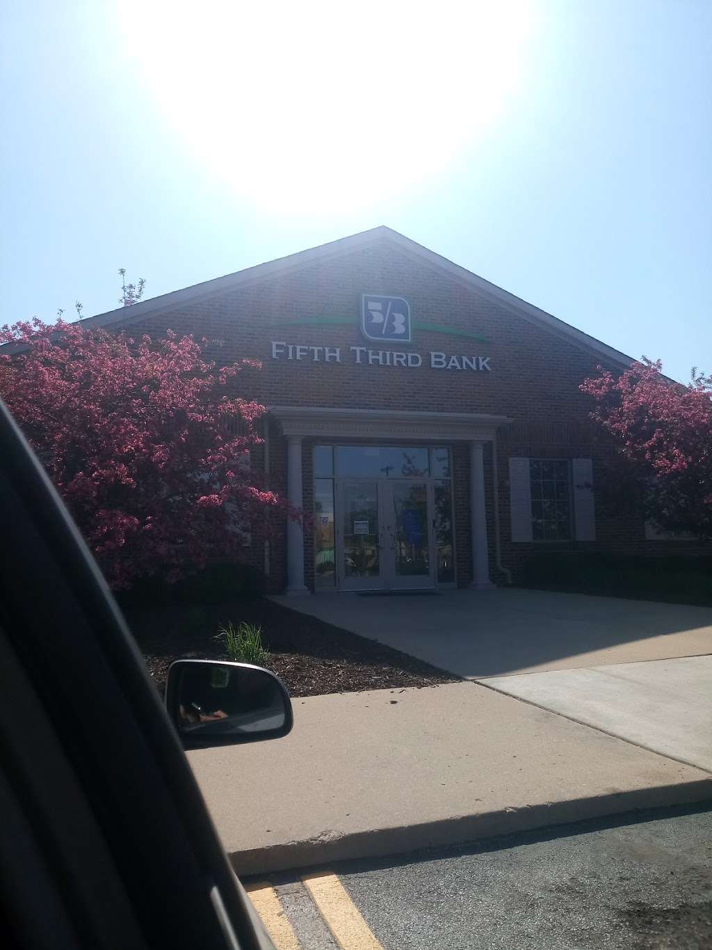 Fifth Third Bank & ATM | 251 Brook Forest Ave, Shorewood, IL 60404 | Phone: (815) 207-5681