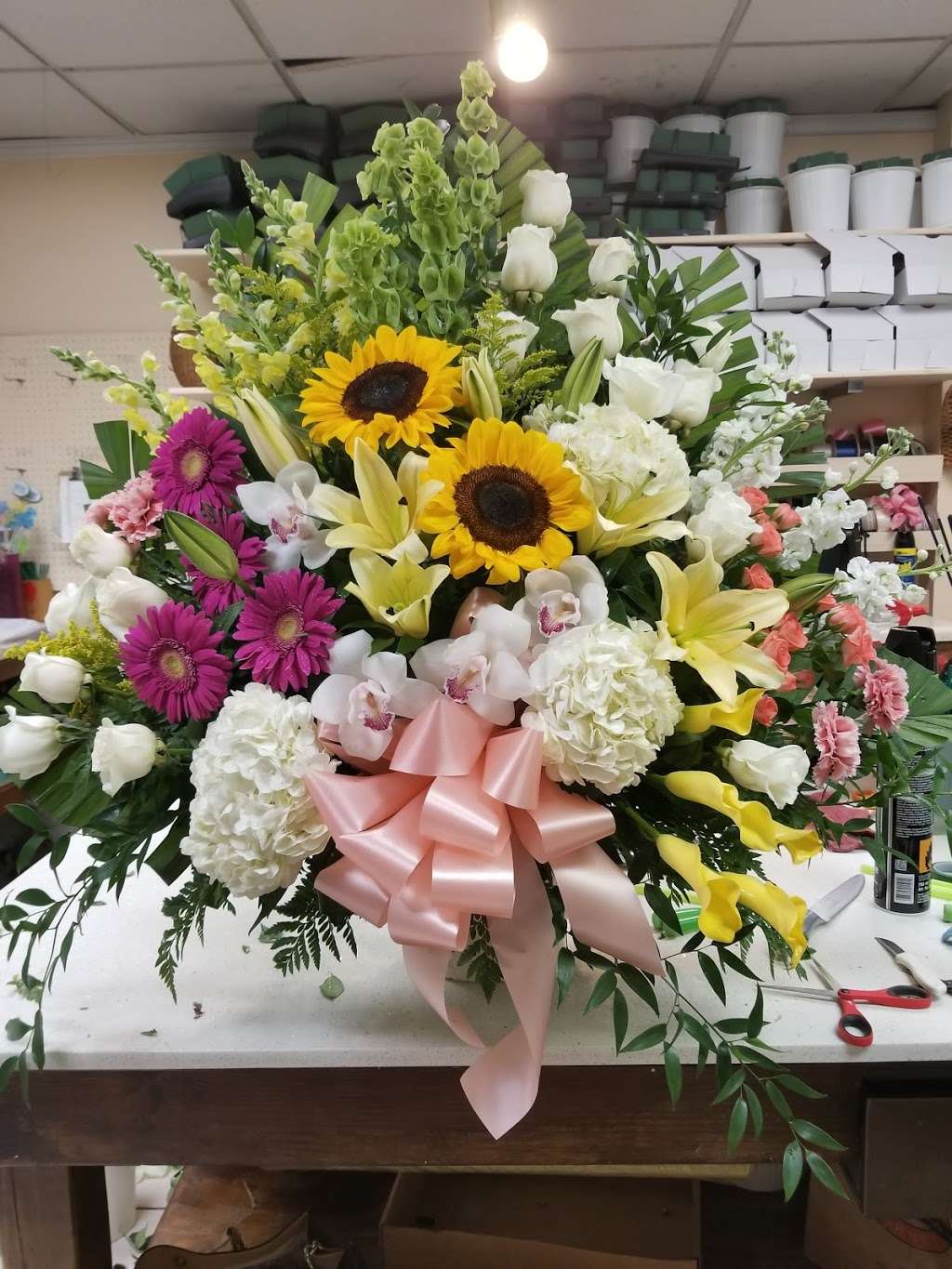 Pompton Lakes Florist in 288 Wanaque Ave, Pompton Lakes, NJ 07442, USA