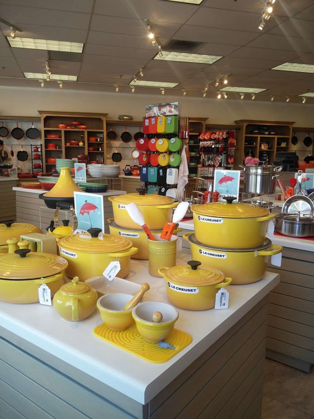 Le Creuset | 100 Citadel Dr #400, Commerce, CA 90040, USA | Phone: (323) 725-6336