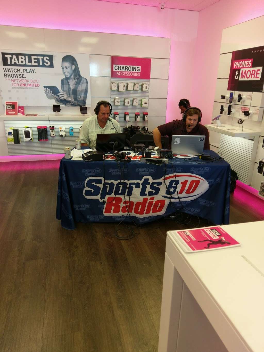 T-Mobile | 6340 N Eldridge Pkwy, Houston, TX 77041, USA | Phone: (832) 328-0184