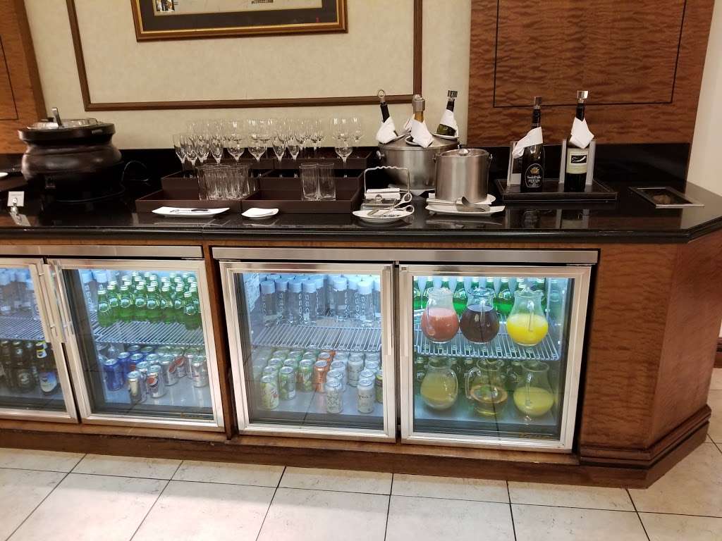 Emirates Business Class Lounge - Terminal 4 | Jamaica, NY 11430