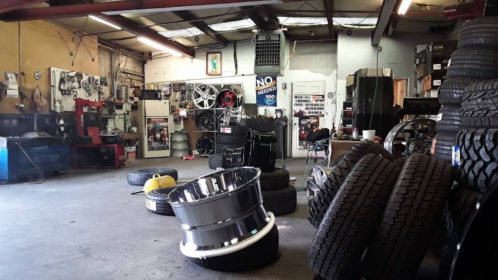 Carretas Tire Shop | 749 Old Coors Dr SW, Albuquerque, NM 87121 | Phone: (505) 573-0917