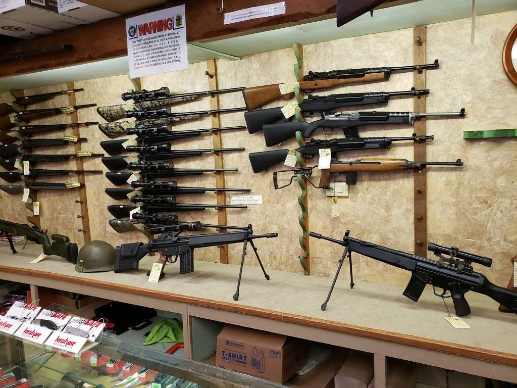 Bucks Gun Rack | 607 W International Speedway Blvd, Daytona Beach, FL 32114, USA | Phone: (386) 252-8471